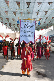 کاروان نمادین کربلا در خمینی‌شهر اصفهان