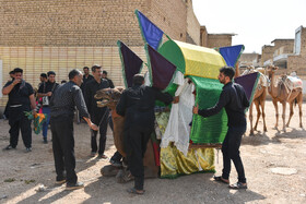 کاروان نمادین کربلا در خمینی‌شهر اصفهان