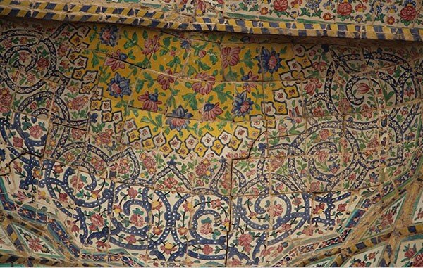 تخریب کاشیهای مسجد وکیل شیراز + عکس