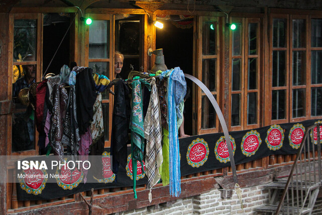 آئینهای گلستانیها در محرم؛ از طوقبندان تا دسته چوبی