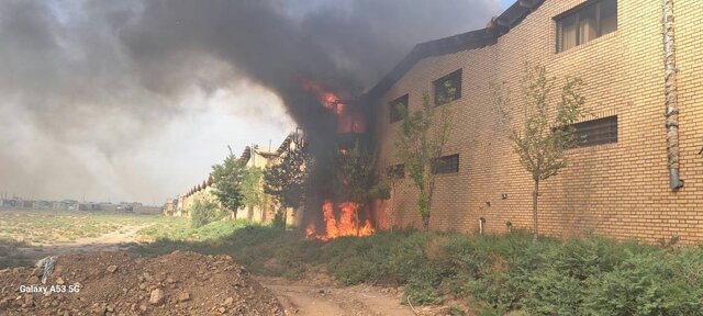 آتشسوزی یک کارگاه تولیدی در جاده خاوران