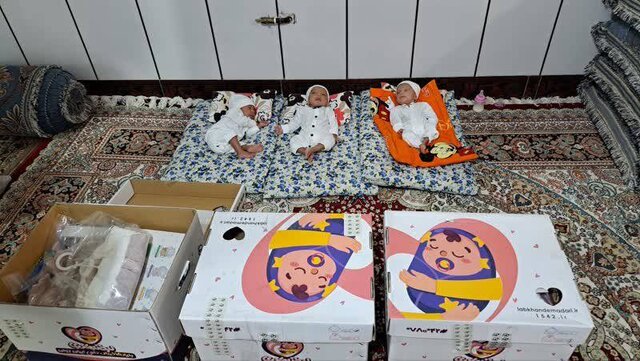 یک قواره زمین به دو خانواده دادند/ اهدای هدیه لبخند مهربانی به خانواده ۳ قلوی بویراحمدی