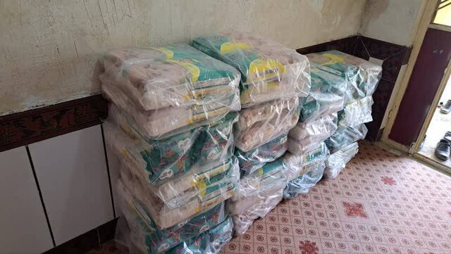 یک قواره زمین به دو خانواده دادند/ اهدای هدیه لبخند مهربانی به خانواده ۳ قلوی بویراحمدی