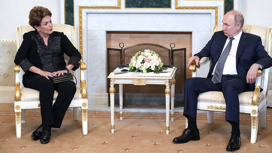 پوتین: غرب از دلار به مثابه سلاح استفاده میکند پوتین: غرب از دلار به مثابه سلاح استفاده میکند