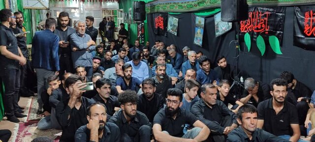 دشمن به دنبال ضربه به ستون و علم انقلاب اسلامی است