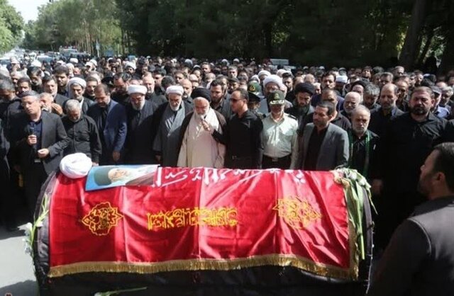 پیکرهای آیت‌الله رحیمیان و شهید خطابخش در گلستان شهدای اصفهان به خاک سپرده شدند