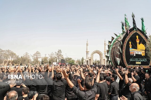 شور عزاداران عاشورای حسینی در مهریز