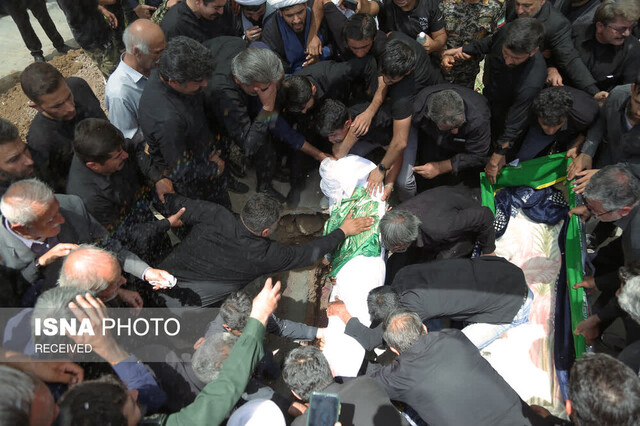 تشییع پیکر مطهر شهید مدافع امنیت «علی شوقی» در چهارمحال و بختیاری