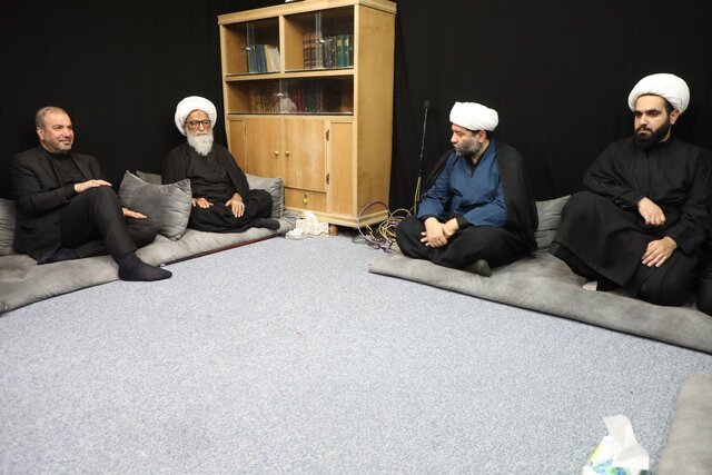 شرکت سفیر ایران در مراسم عزاداری عاشورای حسینی در نجف اشرف حضور سفیر ایران در مراسم عزاداری عاشورای حسینی در نجف اشرف