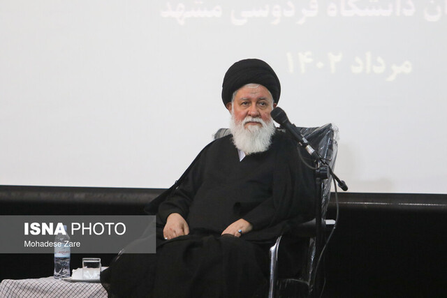 معنا ندارد که در جمهوری اسلامی کسی برای احترام و ثروت مسئولیتی را قبول کند