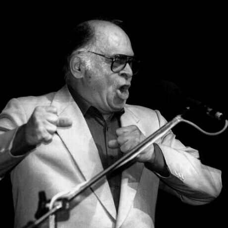 این مرد هیچگاه برای پول نخواند+ صوت