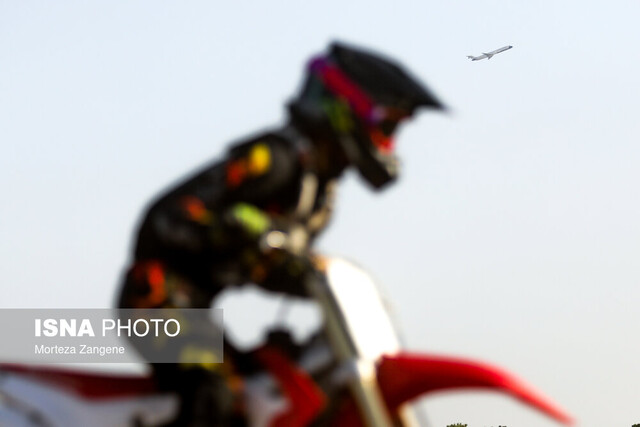 ویدیو/ دختران موتورسوار در جستوجوی آرزوها ویدیو/ دختران موتورسوار در جستوجوی آرزوها