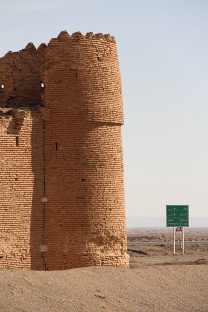 کاروانسرای صفوی تابلو تبلیغات شد 6 پایگاه خبری ججین کاروانسرای صفوی تابلو تبلیغات شد!