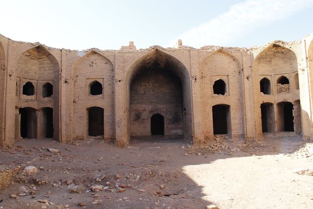 کاروانسرای صفوی تابلو تبلیغات شد 2 پایگاه خبری ججین کاروانسرای صفوی تابلو تبلیغات شد!