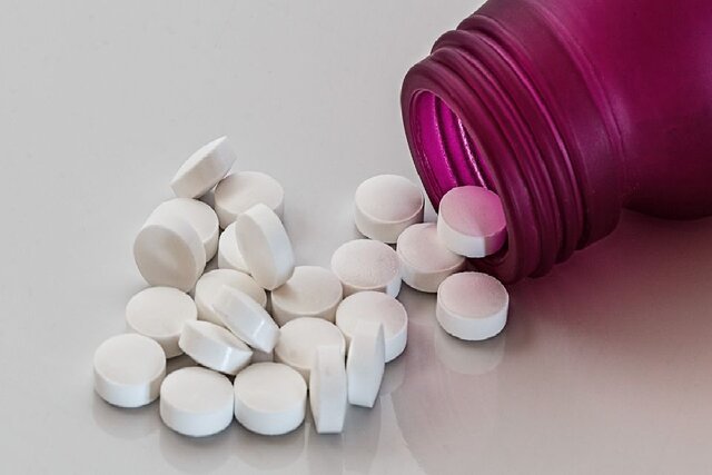 عکس تزیینی است. افزایش تعهدات بیمهای برای داروهای اسکیزوفرنی