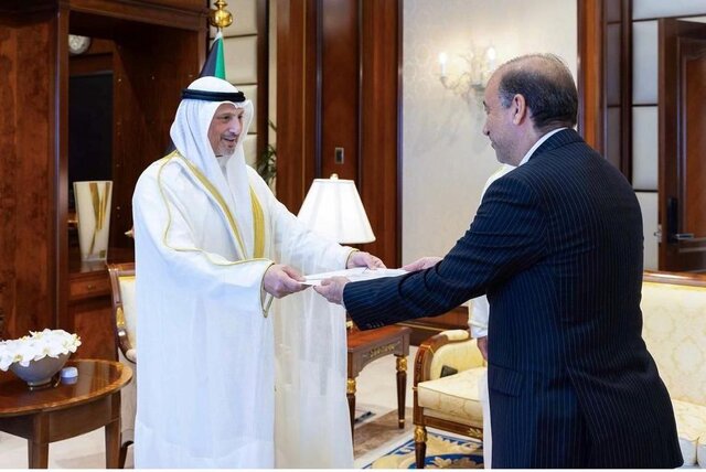 دیدار سفیر جدید ایران با وزیر امور خارجه کویت دعوت امیرعبداللهیان از وزیر خارجه کویت برای سفر به ایران