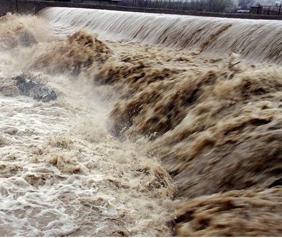 عکس خبر آرشیوی است جاری شدن سیلاب در بخش هایی از خراسان شمالی