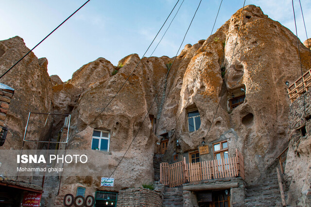برگزاری جشن جهانی شدن کندوان در میان صخرههای کلهقندی