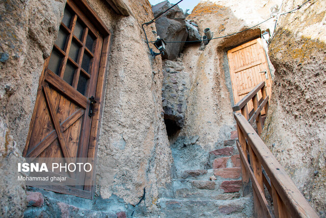 برگزاری جشن جهانی شدن کندوان در میان صخرههای کلهقندی