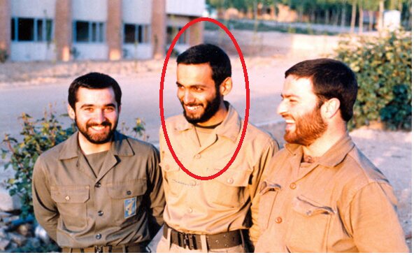 شهید ترابیان نفر وسط راز قطعه ۵۳