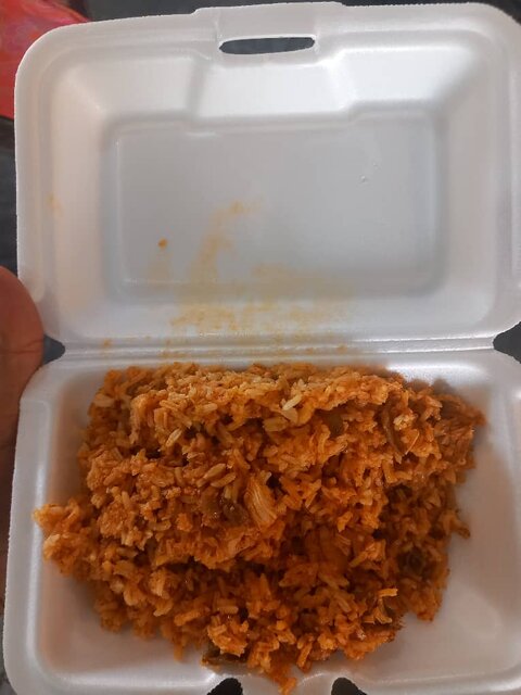 انتقاد تند رکورددار پرتاب نیزه: برخی در هتل هستند اما من با سوسک و گربه زندگی میکنم!