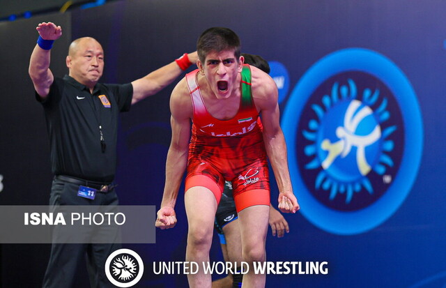 عکس تزئینی است. تصمیم خلقالساعه در کشتی اردبیل!/ علیرضا دبیر ورود کند