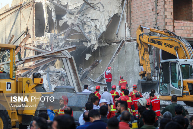 عکس تزئینی است. نشت گاز ؛ علت انفجار در محله جوانمرد قصاب/ ادامه عملیات برای رهایی محبوسین احتمالی