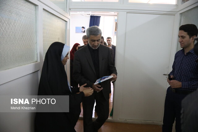 استاندار همدان: خبرنگار باید ذائقه مردم را شیرین کند