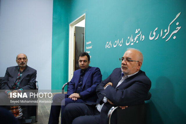 جمع‌آوری فضای بیرونی واحدهای صنفی تقاضای مردم است