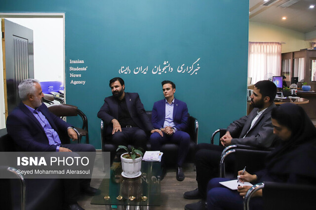 بازدید مدیر مرکز اسناد و کتابخانه ملی منطقه شرق کشور از ایسنا