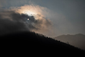 کوه‌های مه آلود «اشکورات» در «رودسر» 