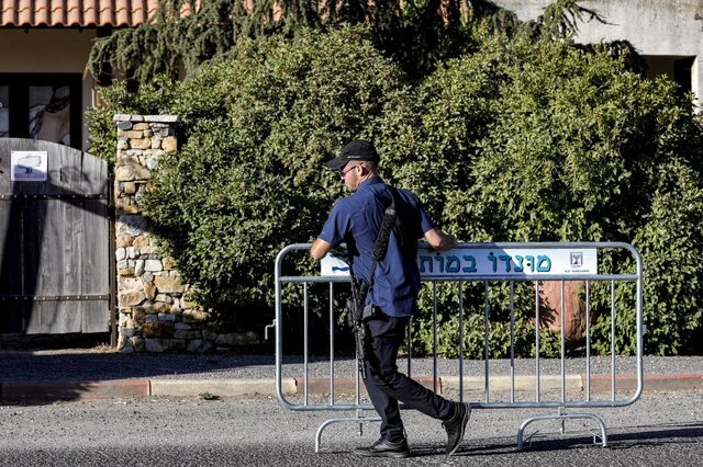 اعتراضات ساکنان اراضی اشغالی به محل تعطیلات نتانیاهو و همسرش کشیده شد