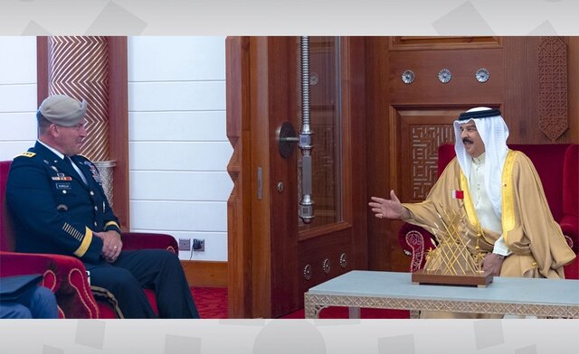 فرمانده سنتکام «با احتیاط» از تنگه هرمز رد شد