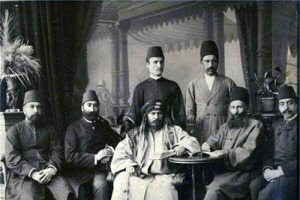حلقه دار بر گردن میرزای شاهشکار