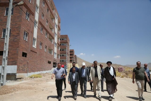 عکس آرشیوی است کلنگزنی ۱۰۲۰ واحد مسکونی طرح نهضت ملی مسکن در چهارمحال و بختیاری