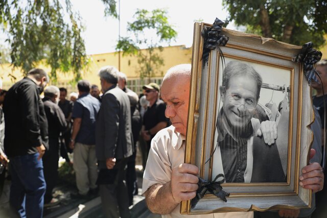 رضا نوروزی در قطعه هنرمندان آرام گرفت