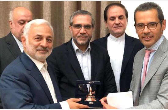 دیدار و گفتوگوی هیات پارلمانی ایران با رئیس و اعضای کمیسیون روابط خارجی مجلس لبنان دیدار و گفتوگوی هیات پارلمانی ایران با رئیس و اعضای کمیسیون روابط خارجی مجلس لبنان