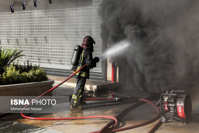 عکس تزئینی است حریق زباله و پشم شیشه در واحد مسکونی اطفاء شد