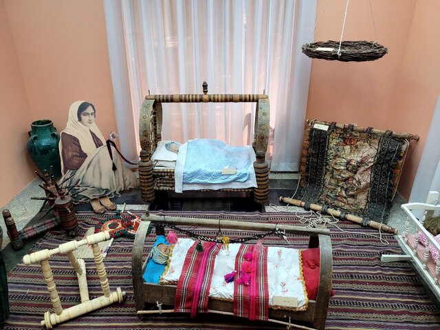 قصههای عجیب درباره کودکی در ایران