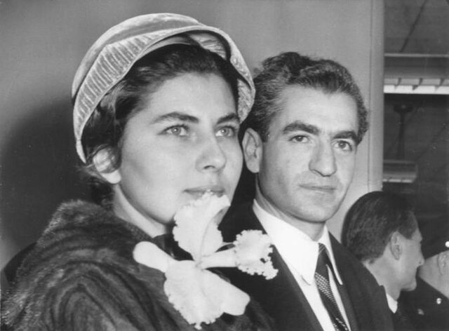 محمدرضا و ثریا، شاه و ملکه وقت ایران شاه و ملکه فراریاش