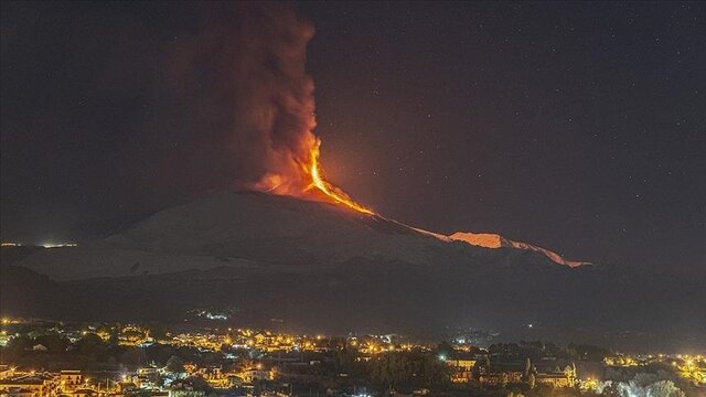 فوران آتشفشان «اتنا» در ایتالیا؛ ده‌ها پرواز لغو شد