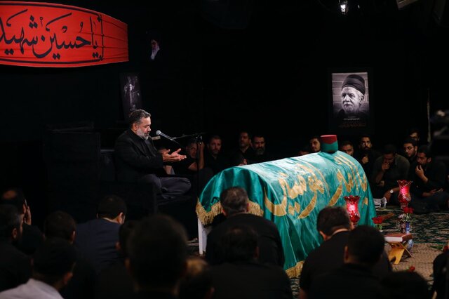 وداع با پیکر سیدحسین عرب پیرغلام امام حسین(ع)