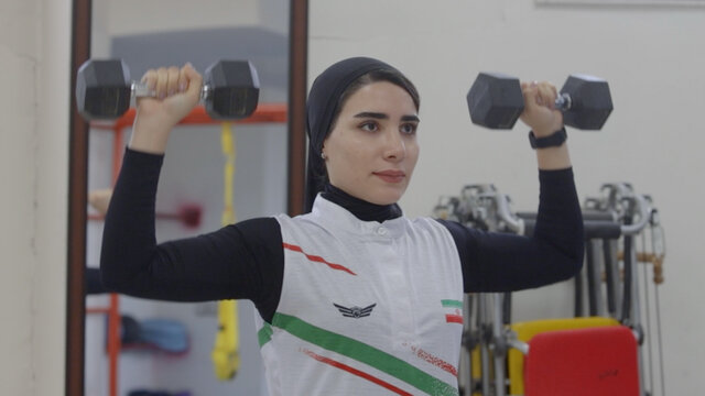یک روز با دختر تاریخساز ایران؛ از خانه تا خط ۳۴ آزادی