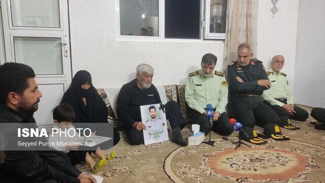 سردار رادان در دیدار با خانواده شهید حسن وحیدی با حکم قانون از روی ناقضان امنیت عبور خواهیم کرد/ شهادت ۴۰ مأمور انتظامی