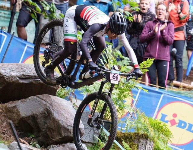 زندگی عجیب دختر تاریخساز/ از بیهوشی در تمرین تا بیپولی در ترکیه