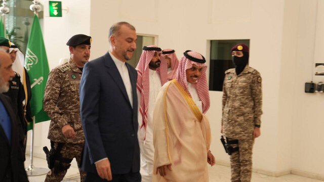 دیدار وزیران امور خارجه ایران و عربستان در ریاض تشکیل شورای هماهنگی روابط دوجانبه تهران و ریاض/استقبال ایران از گردشگران سعودی