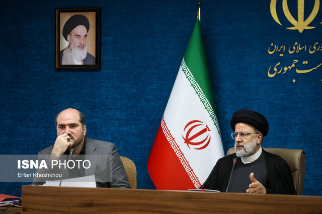 رئیسی: بروکراسی اداری یکی از موانع جدی بر سر راه تولید است رئیسی: بروکراسی اداری یکی از موانع جدی بر سر راه تولید است