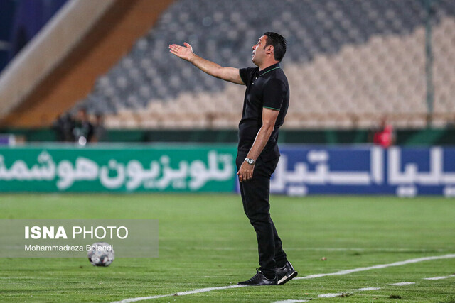 نکونام: تلاش میکنند سر استقلال کلاه بگذارند نکونام: تلاش میکنند سر استقلال کلاه بگذارند