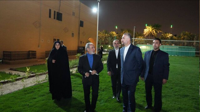 بازدید امیر عبداللهیان از سفارت ایران در عربستان بازدید امیر عبداللهیان از سفارت ایران در عربستان