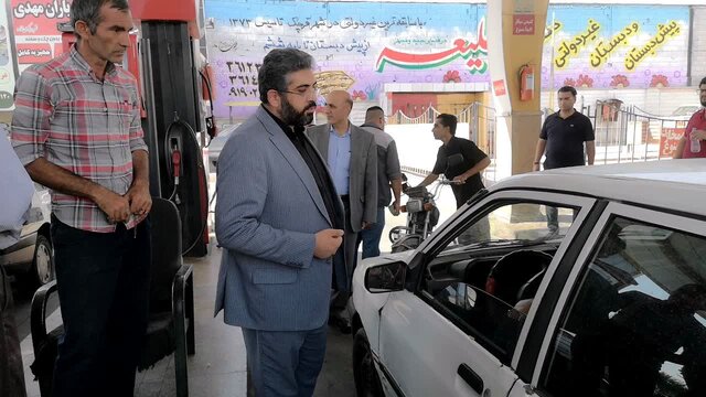 بازدید فرماندار قرچک از پمپ بنزین های شهرستان بازدید سرزده فرماندار قرچک از پمپ بنزین های شهرستان